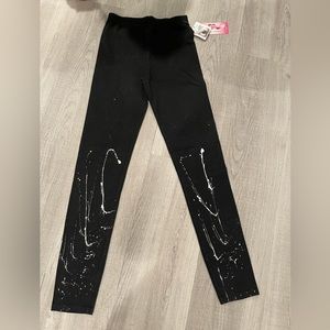 NWT SO NIKKI Girl's leggings. White splatter paint on legs. Size X-LARGE.